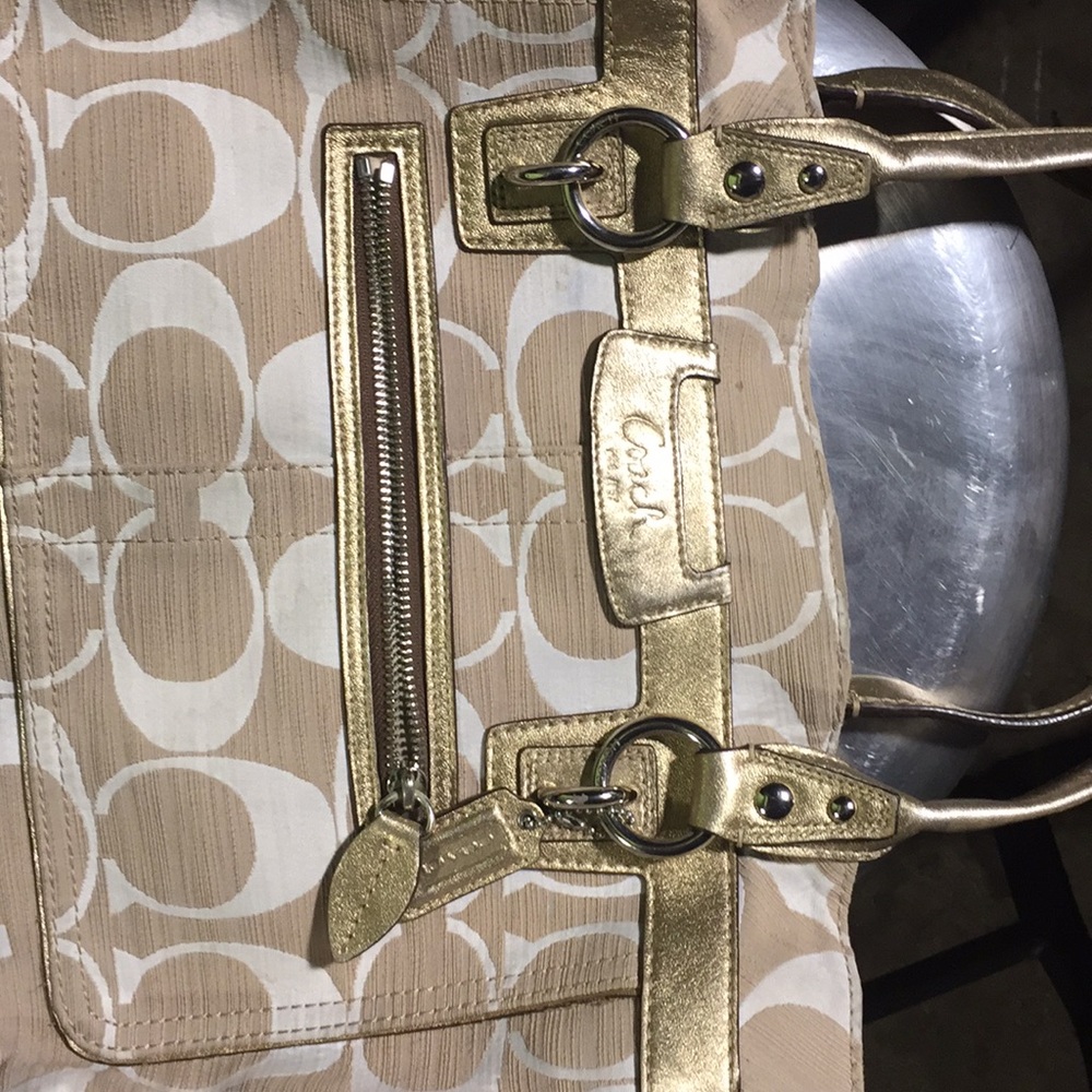 Coach purse - Picture 2 of 5